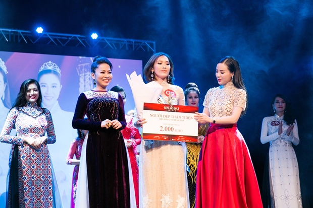 Jolie-Stanser-vietnam-night-vhdn-6