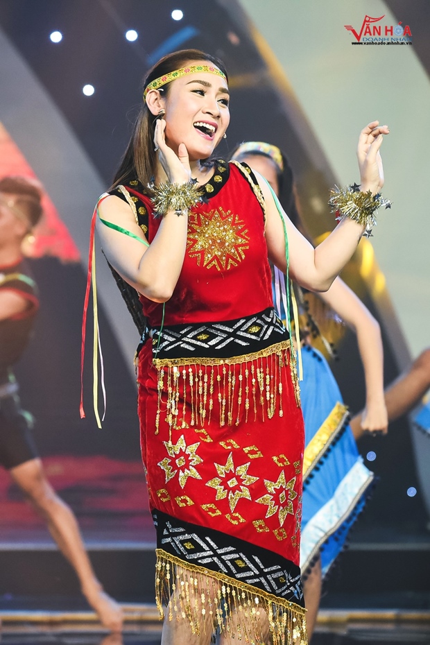 giang-tien-sol-vang-thang-11-vanhoadoanhnhan