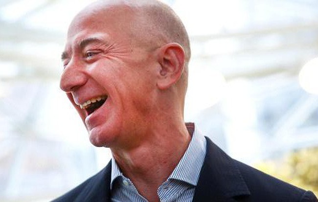 Jeff-Bezos-vhdn