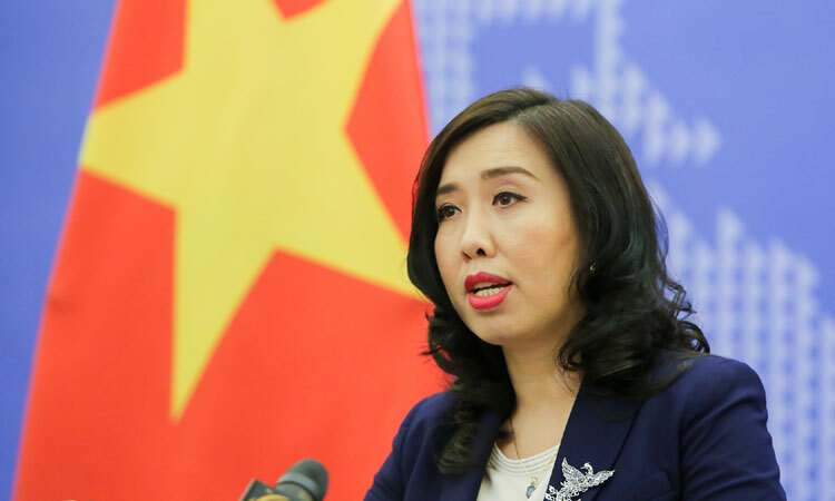 dua-nguoi-benh-ve-nuoc