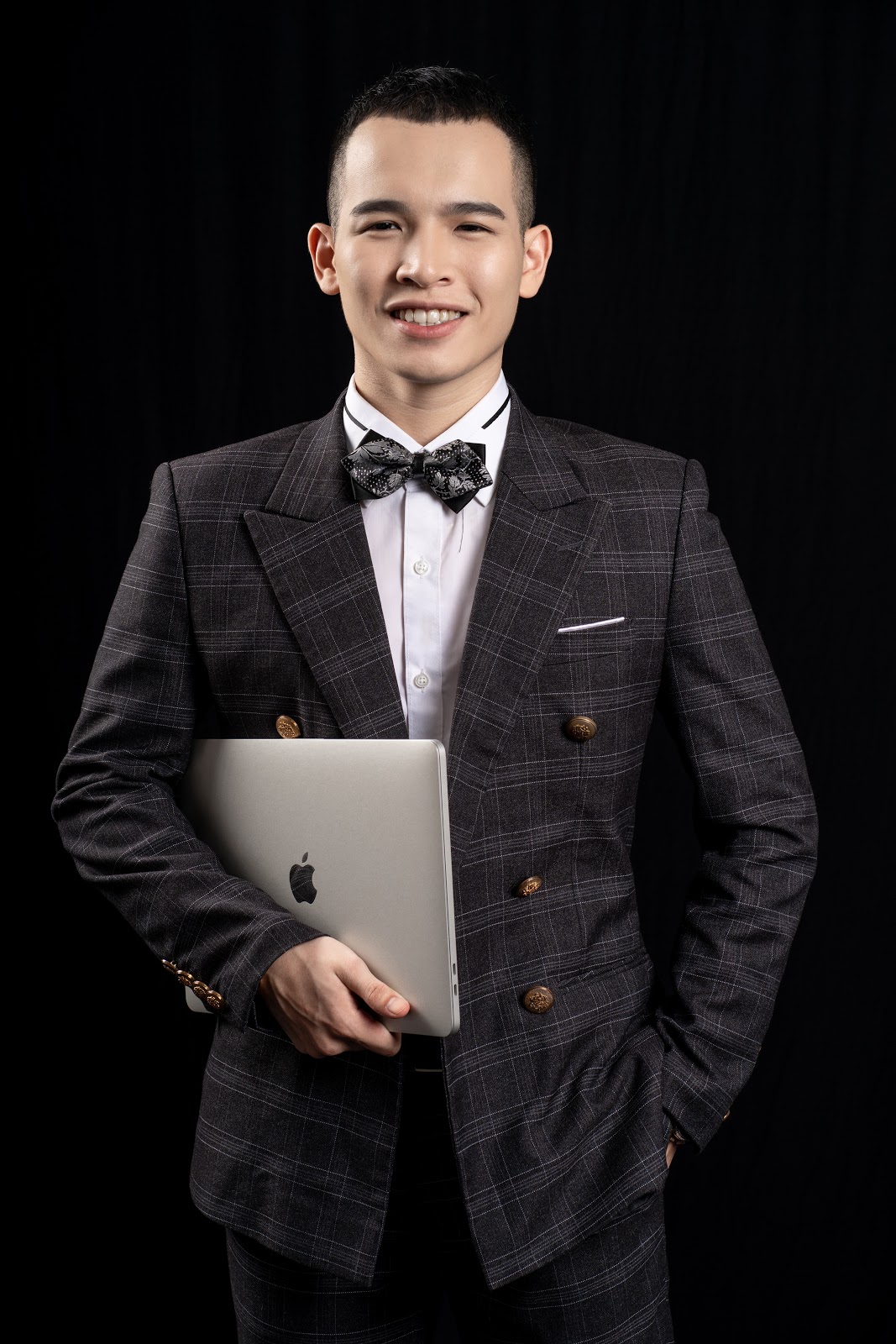 di-len-tu-ban-tay-trang-chang-trai-thu-nhap-hon-100trthang-o-tuoi-23-vanhoadoanhnhan3