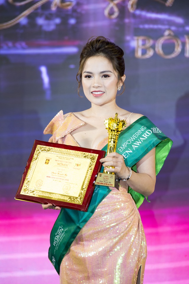 master-huyen-my-duoc-vinh-danh-bong-hong-quyen-luc-2020-vanhoadoanhnha-n4
