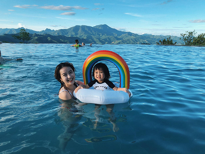 mi-van-tranh-nong-o-resort-vinh-ha-long-tren-nui-vhdn