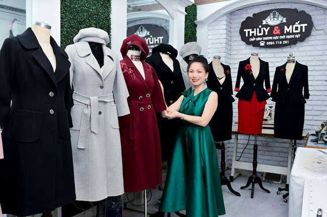 ntk-co-giao-phan-thuy-nguoi-lam-dep-cho-doi-tu-viec-dao-tao-hang-ngan-hoc-vien-VANHOADOANHNHAN-10