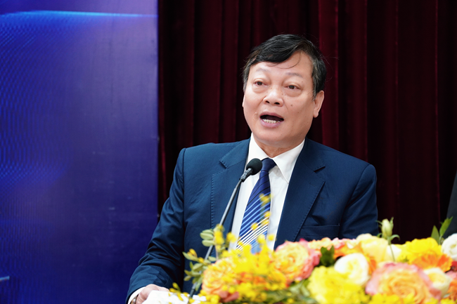 cong-bo-chuoi-hoat-dong-ho-tro-sinh-vien-kien-tao-tuong-lai-cung-ai-va-ra-mat-nhan-su-vien-iresta-nhiem-ky-2025-2030-VANHOADOANHNHAN03