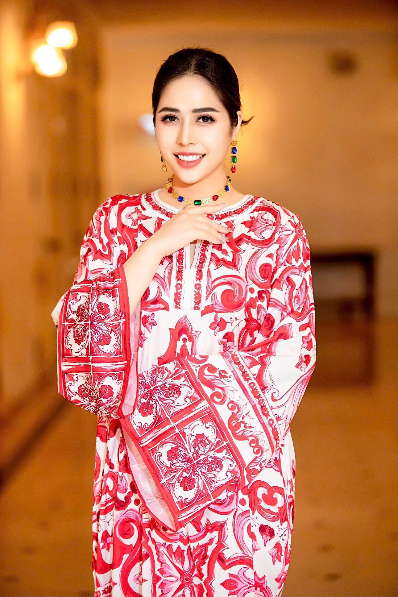 a-hau-doanh-nhan-bong-hong-thep-của-tap-doan-Ruby-Life-vanhoadoanhnhan-02