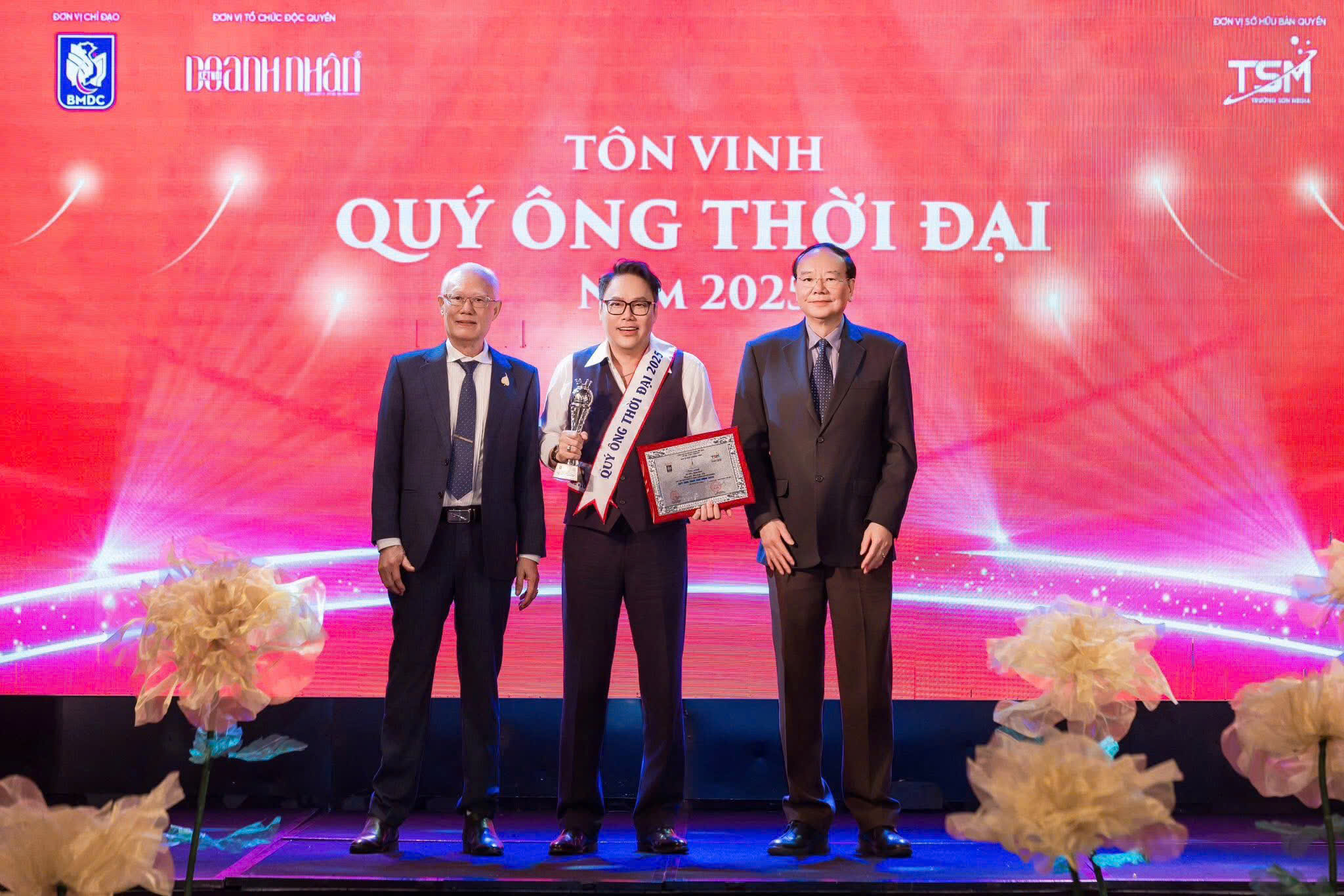 hoang-vu-nhan-giai-quy-ong-thoi-dai