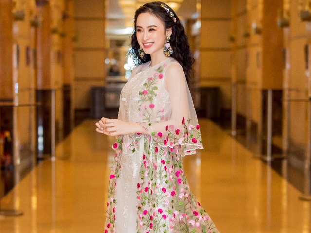 angela-phuong-trinh-50-sac-thai
