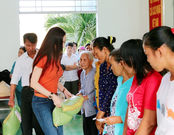hoa-hau-jennifer-tien-huynh-di-tu-thien-ben-tre-van-hoa-doanh-nhan-6
