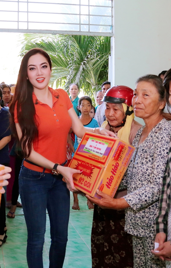 hoa-hau-jennifer-tien-huynh-di-tu-thien-ben-tre-van-hoa-doanh-nhan-8