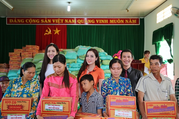 hoa-hau-jennifer-tien-huynh-di-tu-thien-ben-tre-van-hoa-doanh-nhan-9
