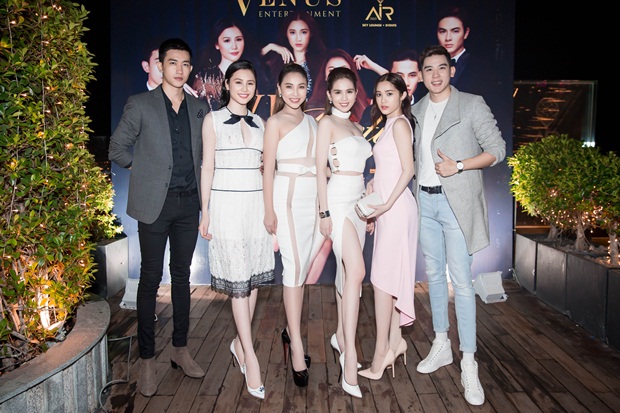 ngoc-trinh-2-hoa-hau-vip-wshowbiz-14