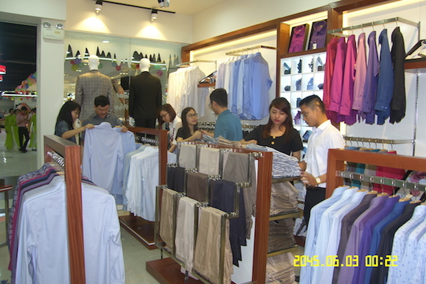 vanhoadoanhnhan-khai-truong-belluni-thu-48-2