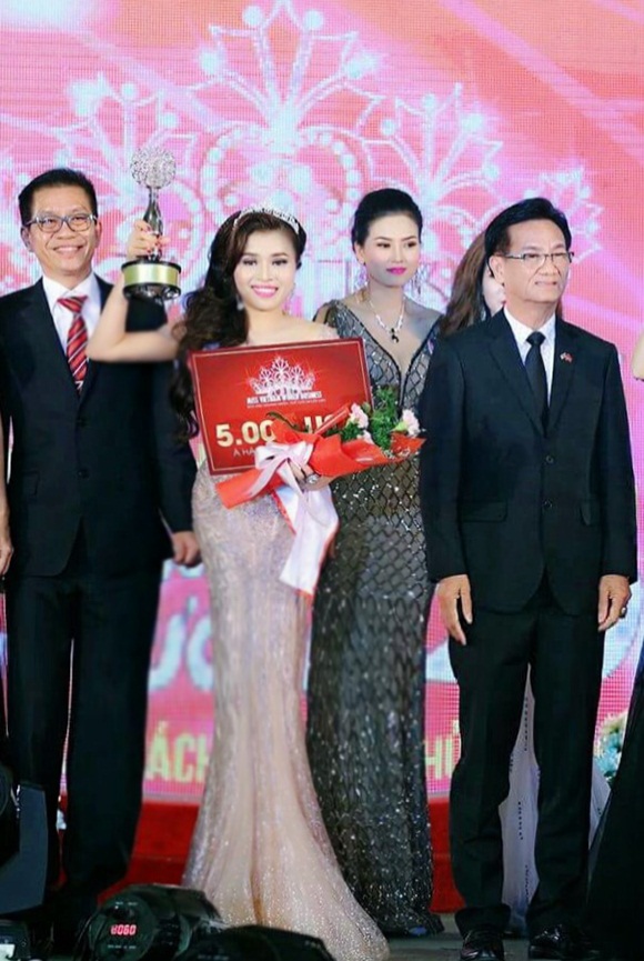 nguyen-yen-van-hoa-hau-vanhoadoanhnhan-12