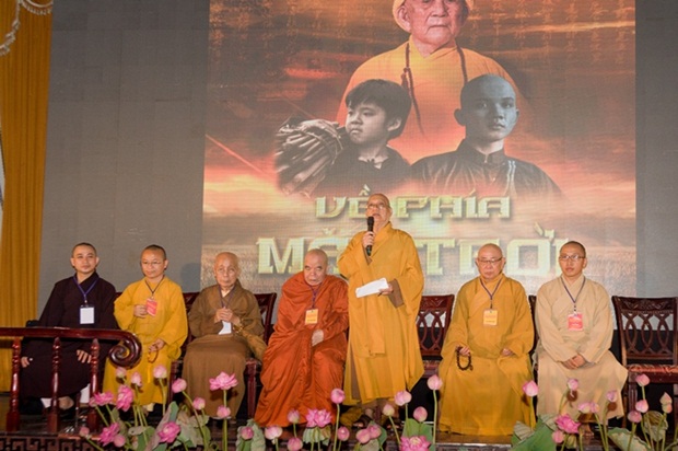 ve-phia-mat-troi-vanhoadoanhnhan-1