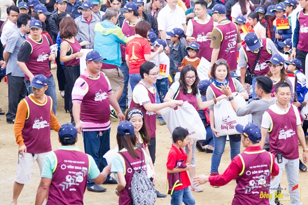 9-charity-caravan-2030-chap-canh-uoc-mo-cho-hoc-sinh-ngheo-ha-gang-van-hoa-doanh-nhan