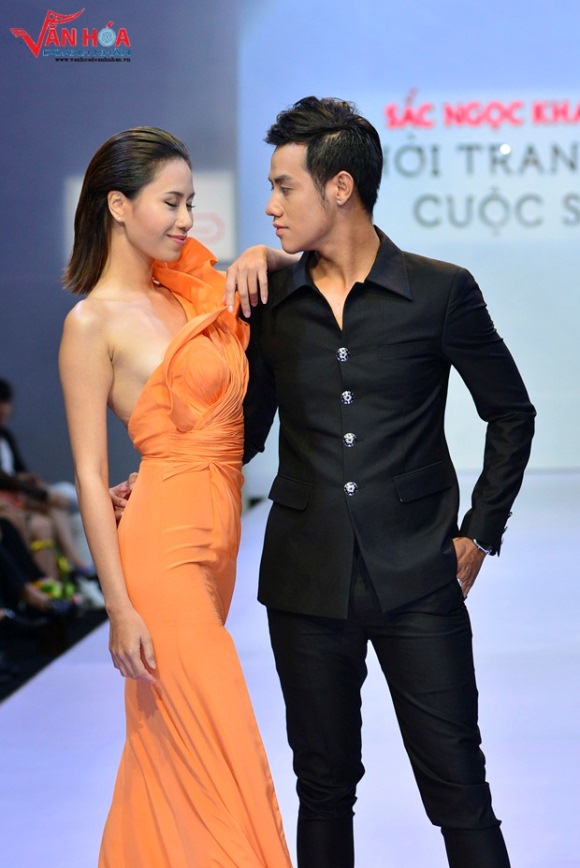 10-my-nam-viet-khoe-ve-dep-tren-san-dien-van-hoa-doanh-nhan