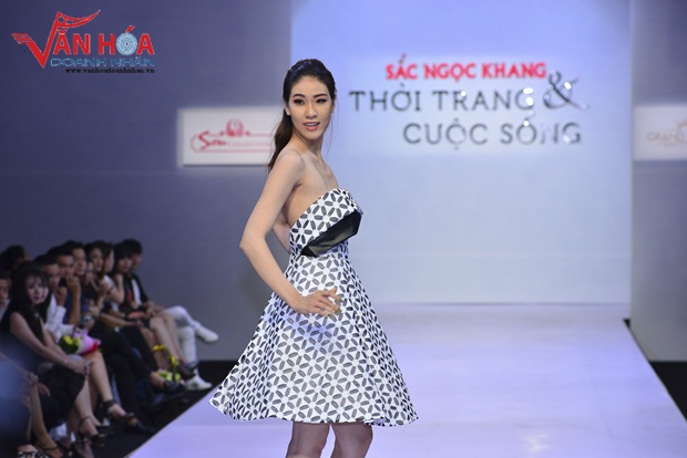 16-my-nam-viet-khoe-ve-dep-tren-san-dien-van-hoa-doanh-nhan