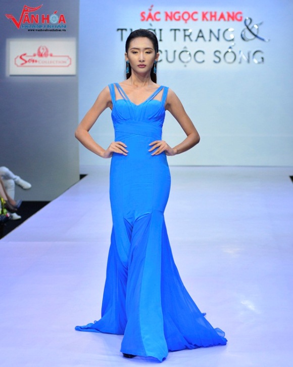 21-my-nam-viet-khoe-ve-dep-tren-san-dien-van-hoa-doanh-nhan