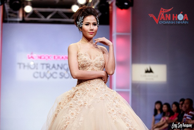 19-van-hoa-doanh-nhan-giay-phut-hanh-phuc-cua-sieu-mau