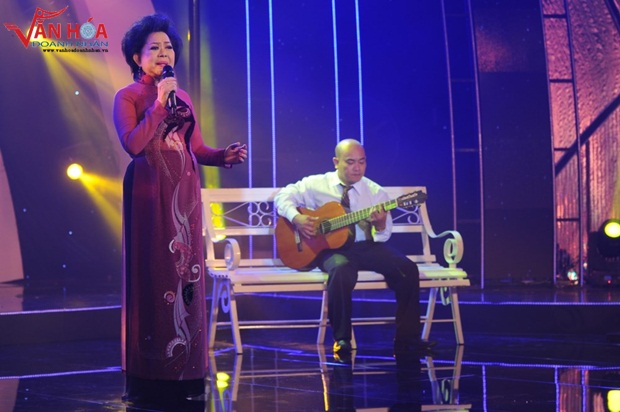 1-giao-linh-phuong-dung-bui-ngui-tuong-nho-thanh-son-van-hoa-doanh-nhan