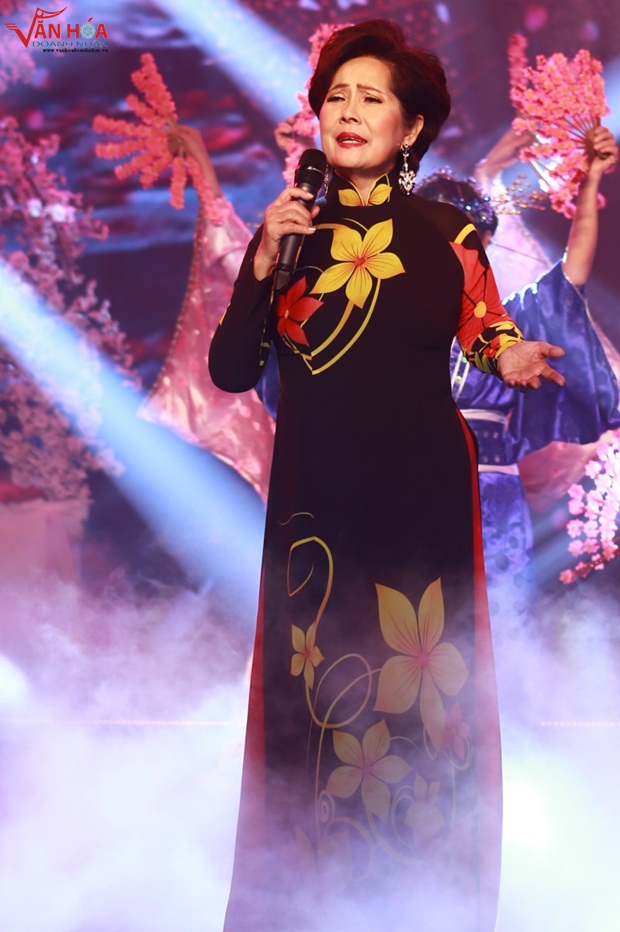 4-giao-linh-phuong-dung-bui-ngui-tuong-nho-thanh-son-van-hoa-doanh-nhan