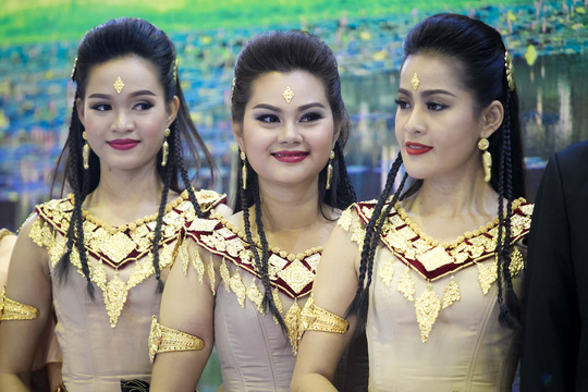 dai-dien-campuchia-hoi-cho-du-lich-vanhoadoanhnhan