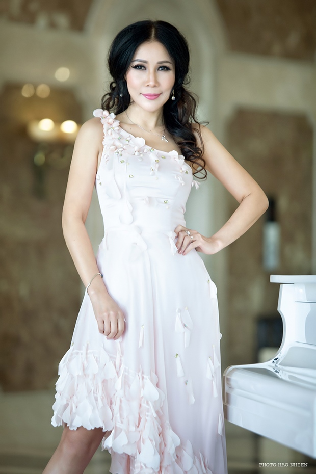 Ms-Irene-Wong-hoa-hau-quy-ba-malaysia-the-gioi-2011-vanhoadoanhnhan