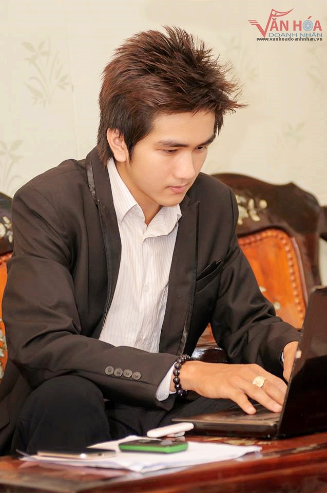 huynh-van-ninh-vinh-du-nhan-danh-hieu-thuong-hieu-hoi-nhap-chau-a-thai-binh-duong5