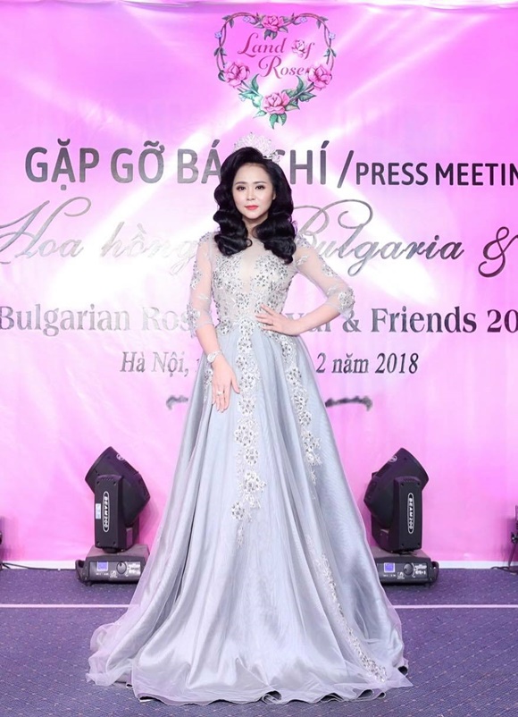 nu-hoang-bui-thanh-huong-hop-bao-11