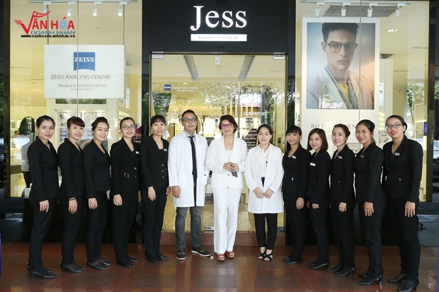 zeiss-analysis-expert-store-vanhoadoanhnhan-3