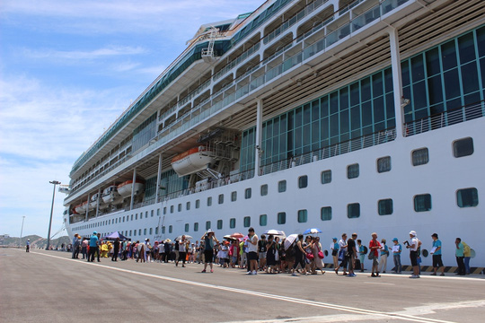 Cảng quốc tế Cam Ranh lần đầu tiên đón du thuyền quốc tế