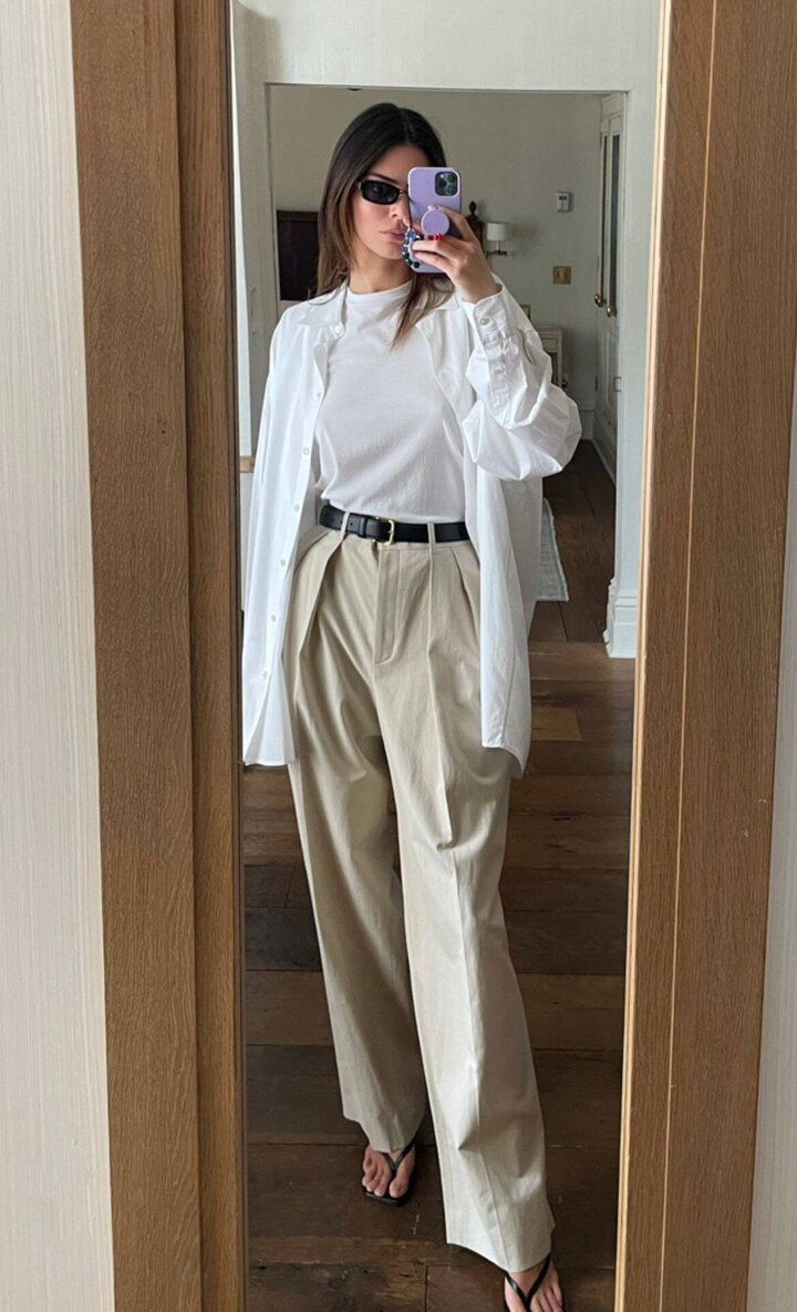 Một trong những nhược điểm của quần ống rộng là phần ống quá rộng có thể khiến bạn mất đi đường cong tự nhiên của cơ thể.