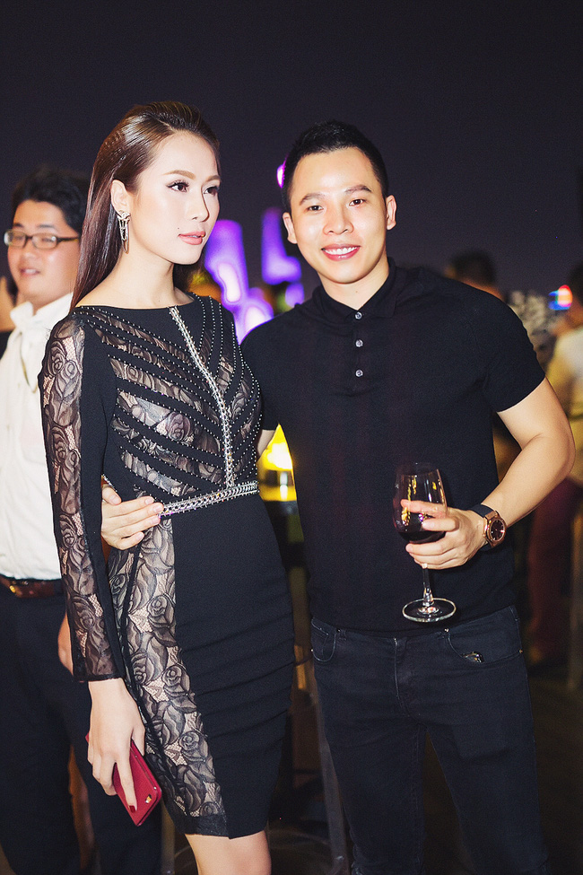 Ngọc Trinh diện cây trắng, tự tin đọ sắc bên hai Hoa hậu Hàn Quốc và Trung Quốc - Ảnh 10.