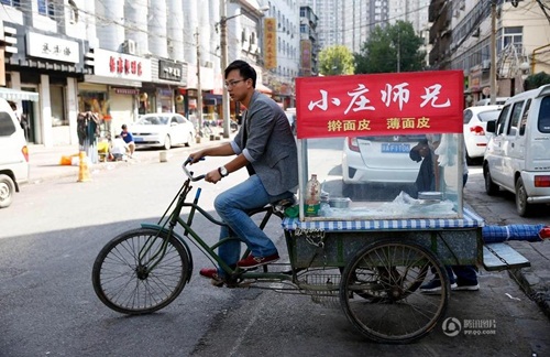 thac si bo luong 700 trieu/nam ve ban banh trang nguoi hinh anh 1