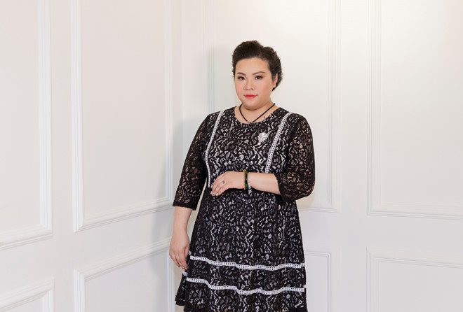 Thiet ke thu dong dam net co dien cua MTV Fashion Designer Group hinh anh 4