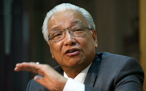 Thử thách với nguyên Thống đốc Cao Sỹ Kiêm tại DongA Bank